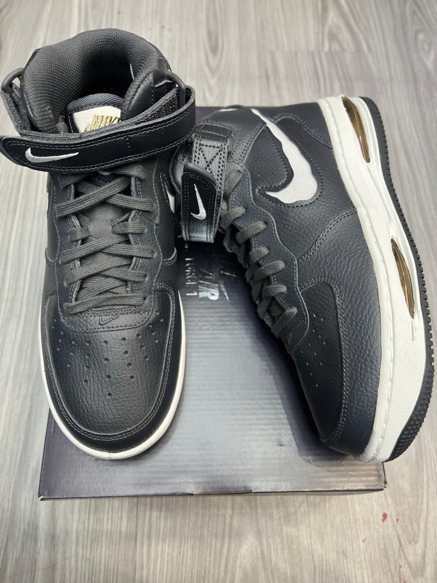 Nike Air Force 1 Mid Evo Remastered
