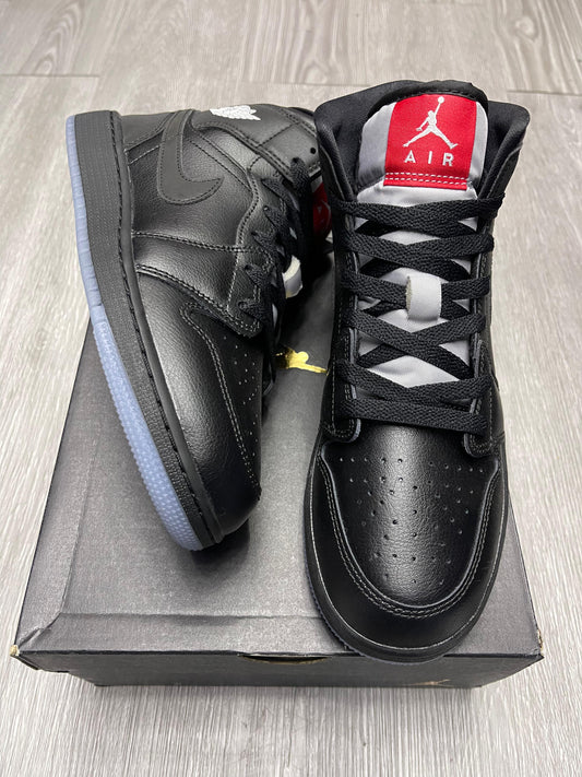 Jordan 1 Black metallic